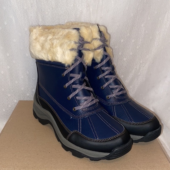 Clarks Shoes - *SOLD*🆕Clarks Womens Mazlyn Arctic Boots